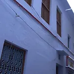 Yatharth Geeta Home Stay